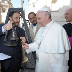 Papa Francesco consegna della Campana Marinelli